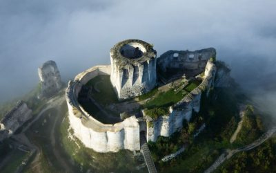 Spectacular abandoned castles around the world